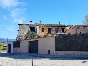 House with 4 Bedrooms in Navas de Estena, with Wonderful Mountain View