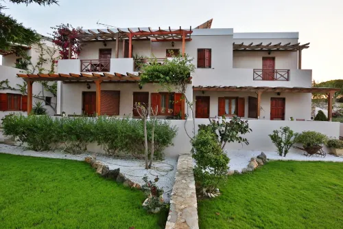 Ventoura Studios & Apartments Hotels in Megas Yialos-Nites