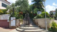 Hotel Makin Hotel di Lovrecica