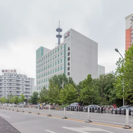 Super 8 Hotel (Beijing South Railway Station, Corner Men West Subway Station)