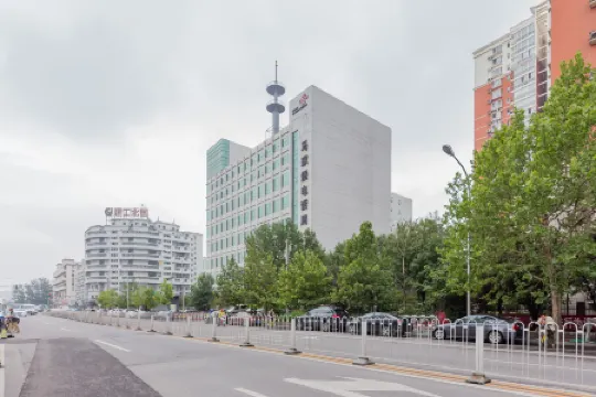 Super 8 Hotel (Beijing South Railway Station, Corner Men West Subway Station) Отели рядом с достопримечательностью «Museum of City Site of Liao and Jin Dynasty»