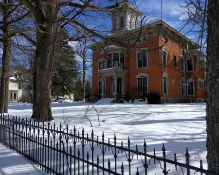 Rosemont Inn Bed & Breakfast Hotels in Utica