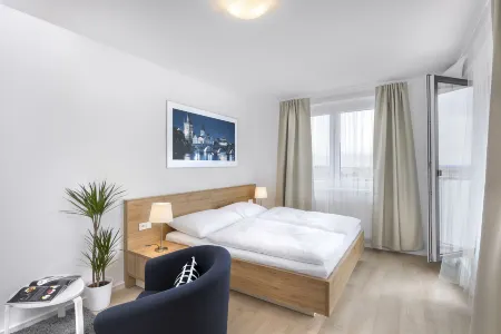 CityWest Apartments Отели в г. Karlstejn