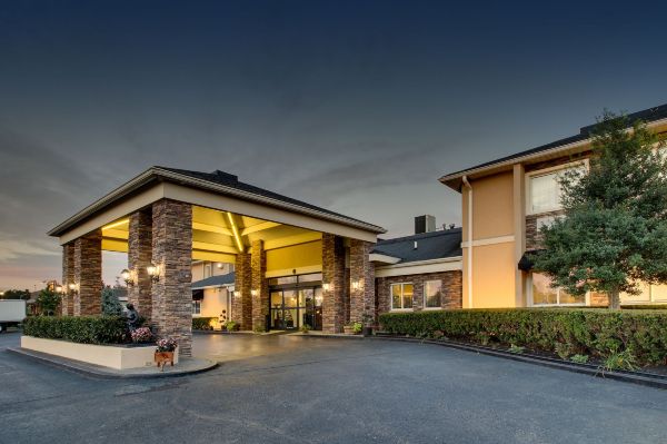 Wingfield Inn & Suites