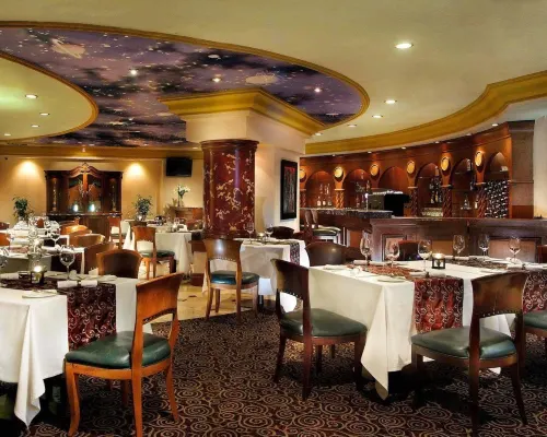أريادوتا سويتس سيمانجي Hotels near موليا تاور