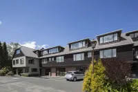 Commodore Motel