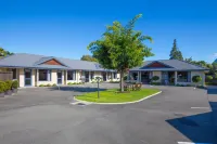 Centre Court Motel Hotels in Blenheim