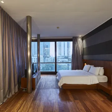 Luxx XL Langsuan Hotel Bangkok Отели рядом с достопримечательностью «Парк Lumphini»