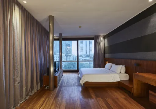 Luxx XL Langsuan Hotel Bangkok Отели рядом с достопримечательностью «Парк Люмпини»