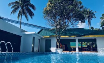 Golden Vine Beach Resort - Housity