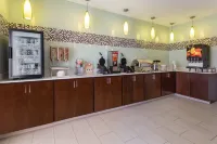 La Quinta Inn & Suites by Wyndham Elkhart - breakfast