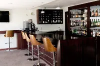 The Bantry Aparthotel by Totalstay - bar
