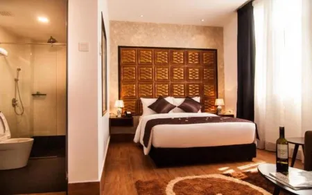 Belllo Hotel JB Central