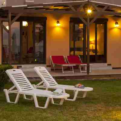 Sea Front Villas Hotel Exterior
