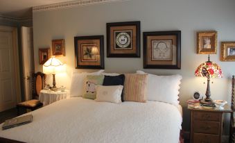 Red Bluff Cottage Bed & Breakfast - Housity