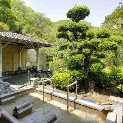 大阪温泉旅館 伏尾温泉 不死王閣 Hotel Exterior