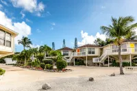 The Reef at Marathon, Florida Keys Hotels near Marathon Tropical Island Outlet