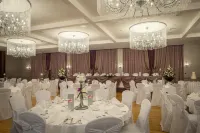 Cavan Crystal Hotel Hotels in Crover