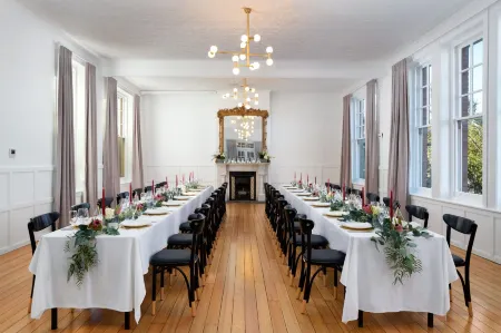 Rydges Hobart, an EVT hotel Отели рядом с достопримечательностью «Тасман-Бридж»