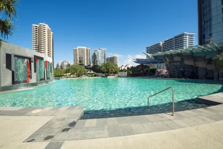 Q1 Resort & Spa - Official Отели рядом с достопримечательностью «The Wax Museum»