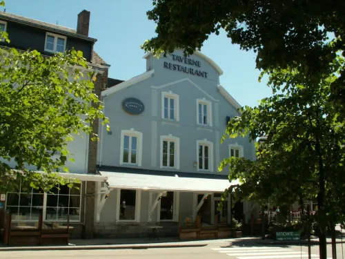 Au Lit des Ours Hotels in Saint-Hubert