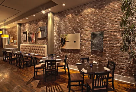 Hotel Metro Отели рядом с достопримечательностью «Principles Design Studio Inc»