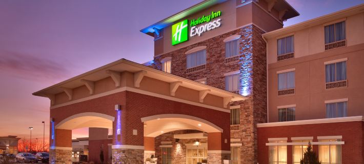 Holiday Inn Express & Suites OVERLAND PARK by IHG Hotels in Johnson County