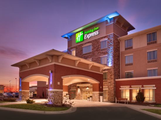 Holiday Inn Express & Suites OVERLAND PARK by IHG