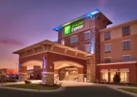 Holiday Inn Express & Suites Overland Park  호텔