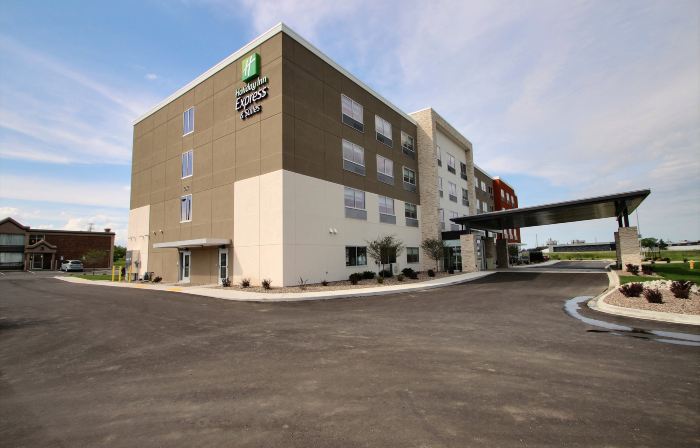 Holiday Inn Express & Suites FOND DU LAC by IHG
