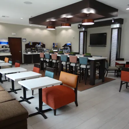 Holiday Inn Express Kenedy by IHG