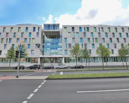 อาร์โตเทล โคโลญจน์ - ดำเนินการโดยเครือเรดิสัน โฮเทลส์ โรงแรมในโคโลญ