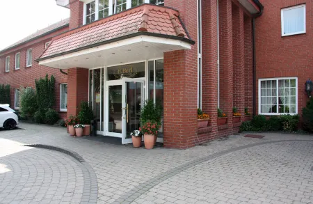 Hotel Perl Отели в г. Нойштадт-ам-Рюбенберге