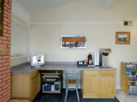 Americas Best Value Inn & Suites Eureka Hotels in Eureka