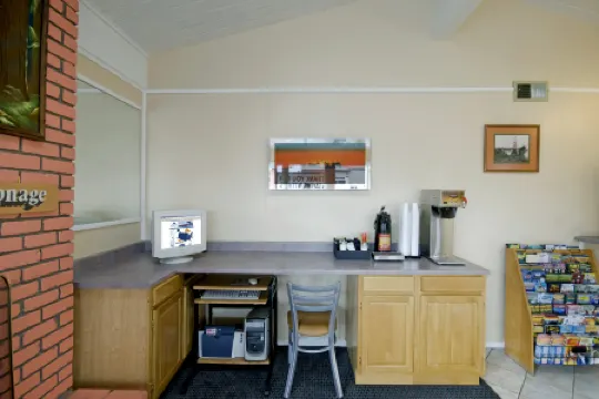 Americas Best Value Inn & Suites Eureka