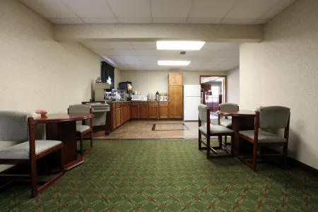 Diamond Inn Отели рядом с достопримечательностью «Форрест-Сити Рекреэйшен»