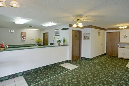 Americas Best Value Inn West Frankfort Отели в г. Кристофер