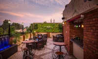 Glades Hotel