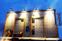 Status Business Hotel - Naveen Market