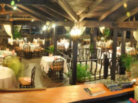 巴塔姆海景假日酒店 農薩酒店