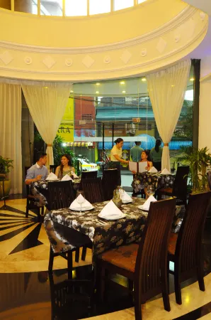 Oxford Suites Makati Отели рядом с достопримечательностью «P Burgos Street»