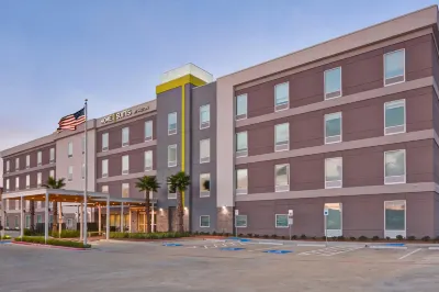 Home2 Suites by Hilton Baytown Hotel dekat Baytown Historical Museum