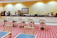 La Quinta Inn & Suites by Wyndham Clifton/Rutherford Hotels in Clifton