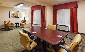 Holiday Inn Express & Suites Knoxville-North-I-75 Exit 112