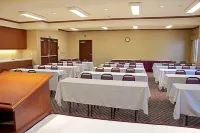 Best Western Plus Northwind Inn  Suites فنادق في Tualatin