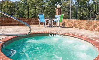 La Quinta Inn & Suites by Wyndham Tupelo