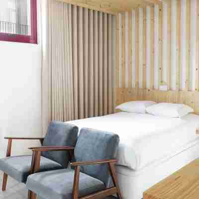 7 Gaia Roaster Apartments Rooms