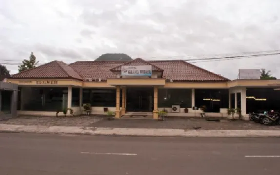 Grand Wisata Hotel