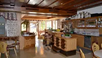 Gasthof Pension Traube Hotels in Jerzens