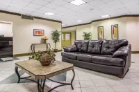 Econo Lodge Inn & Suites Hotels in Franklin County